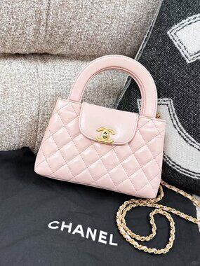 Classic CHANEL   bag: A Stylish and Versatile Choice for Eleganc